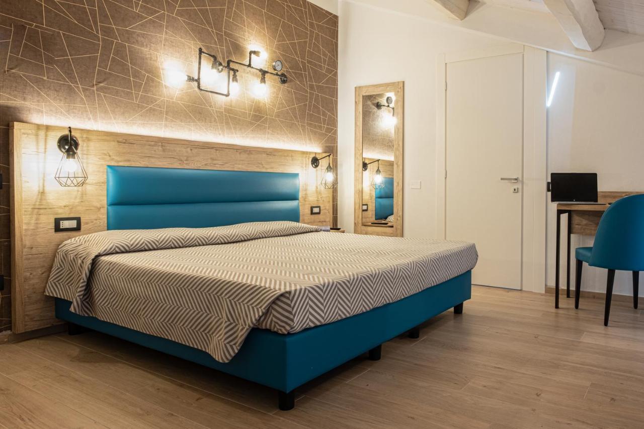 Cuneo Hotel Екстер'єр фото