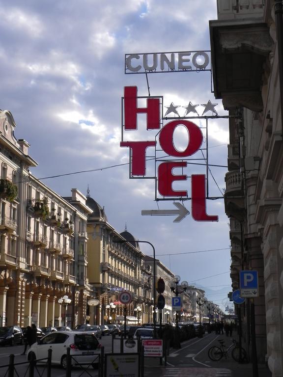 Cuneo Hotel Екстер'єр фото