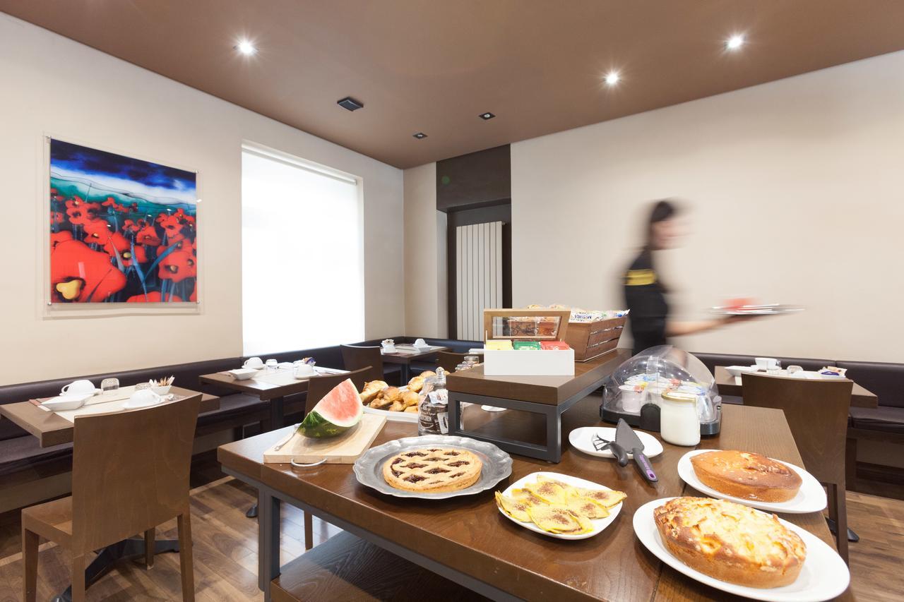 Cuneo Hotel Екстер'єр фото