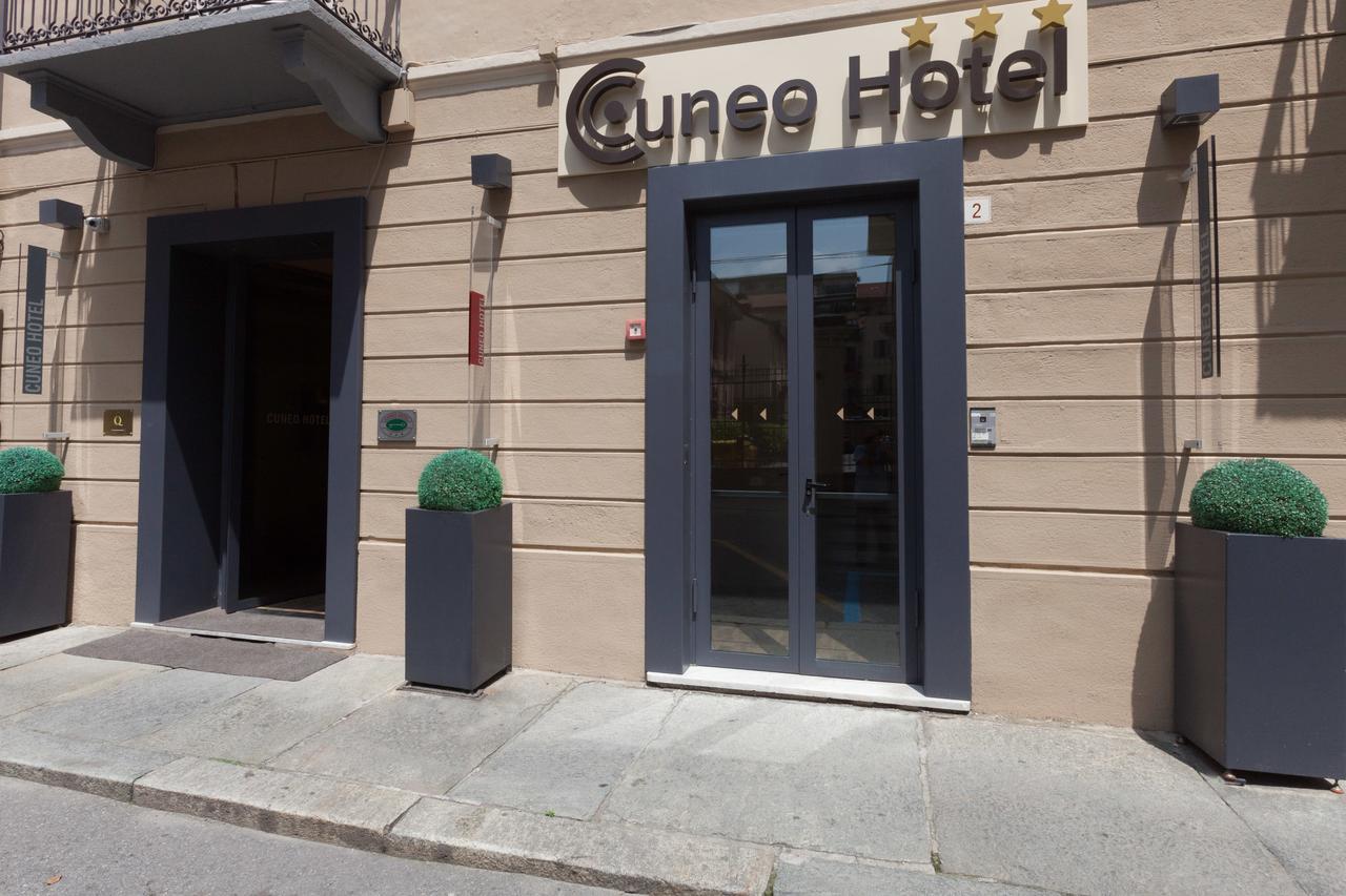 Cuneo Hotel Екстер'єр фото